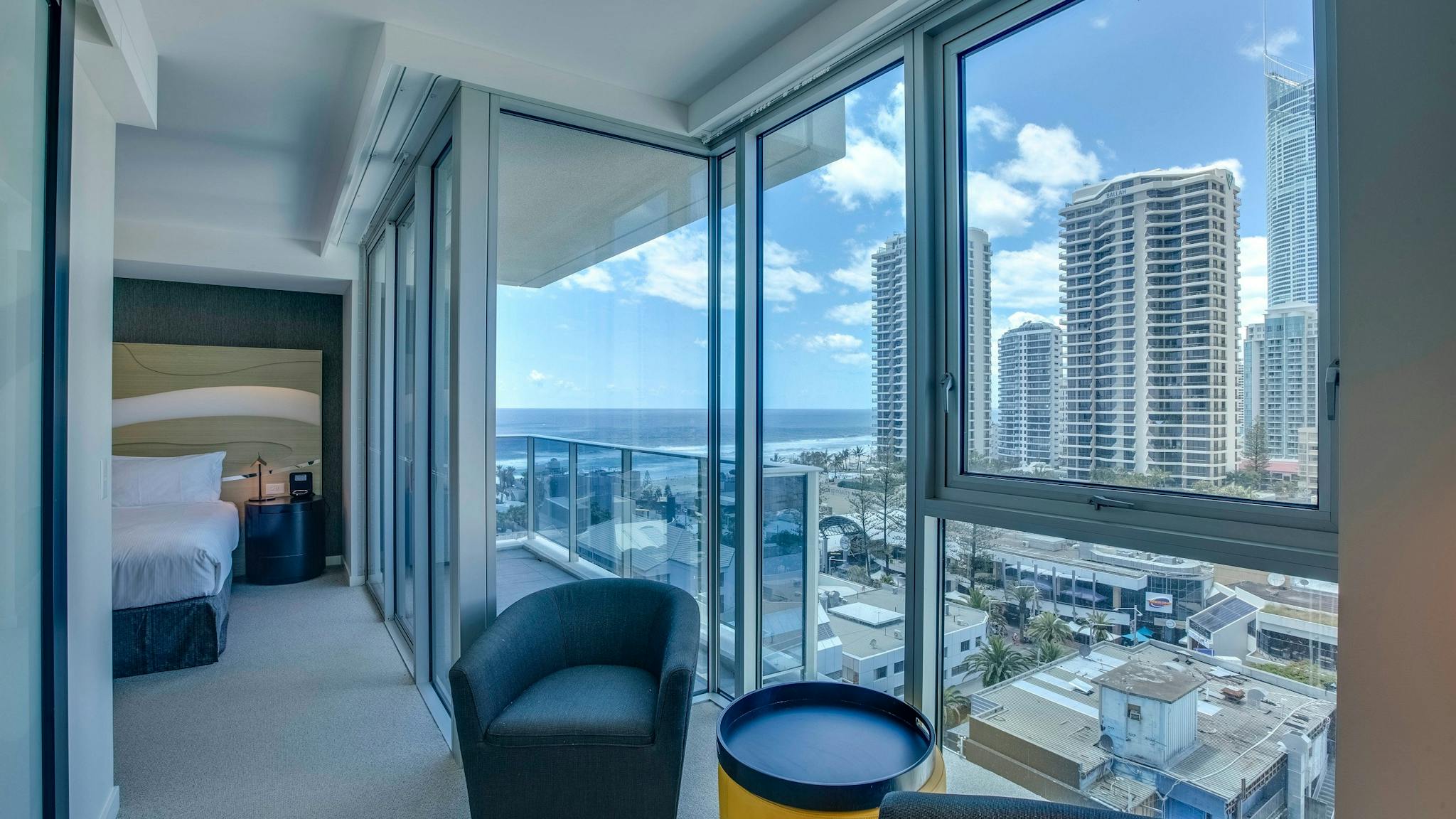 Hilton Surfers Paradise King Deluxe Room Hilton Surfers Paradise King Deluxe Room