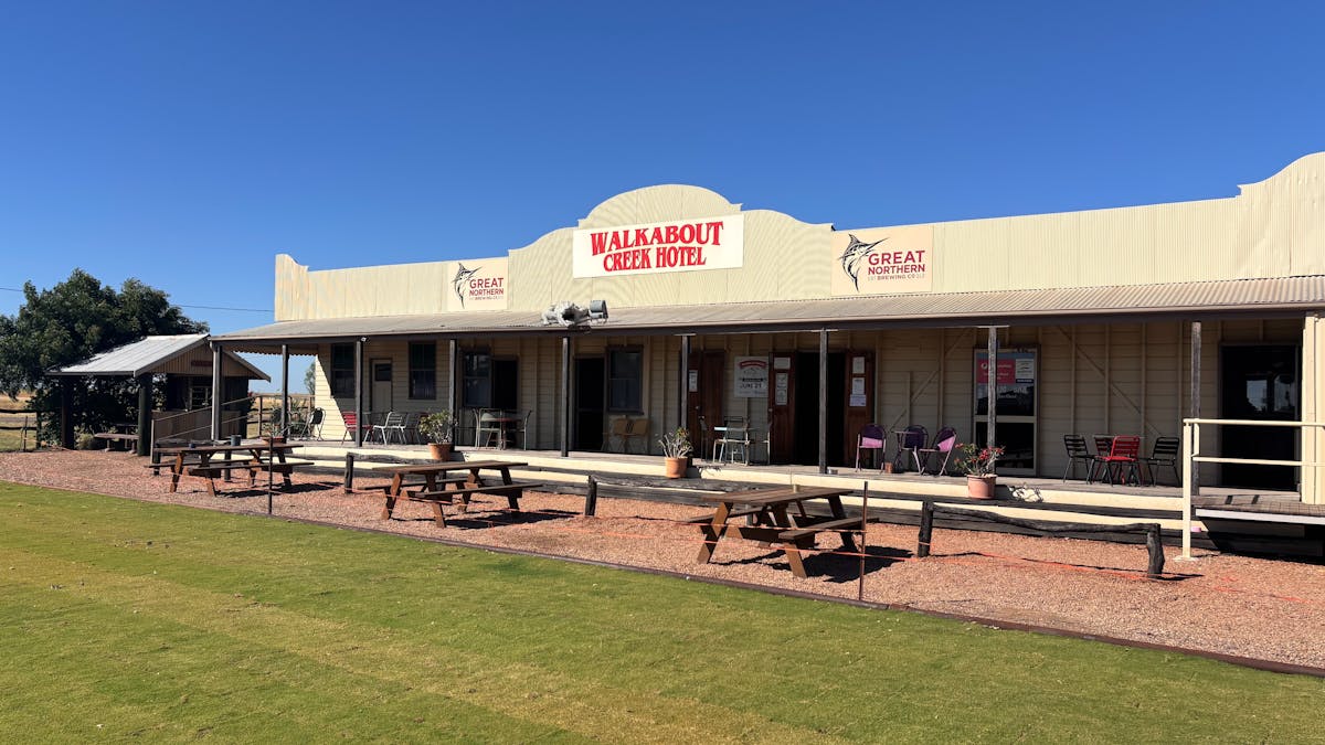 Walkabout Creek Hotel