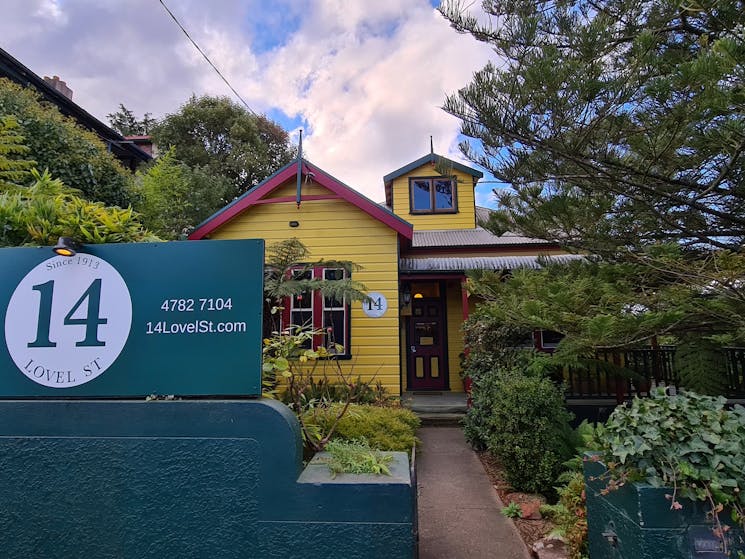 blue mountains hostel budget unique accommodation traditional