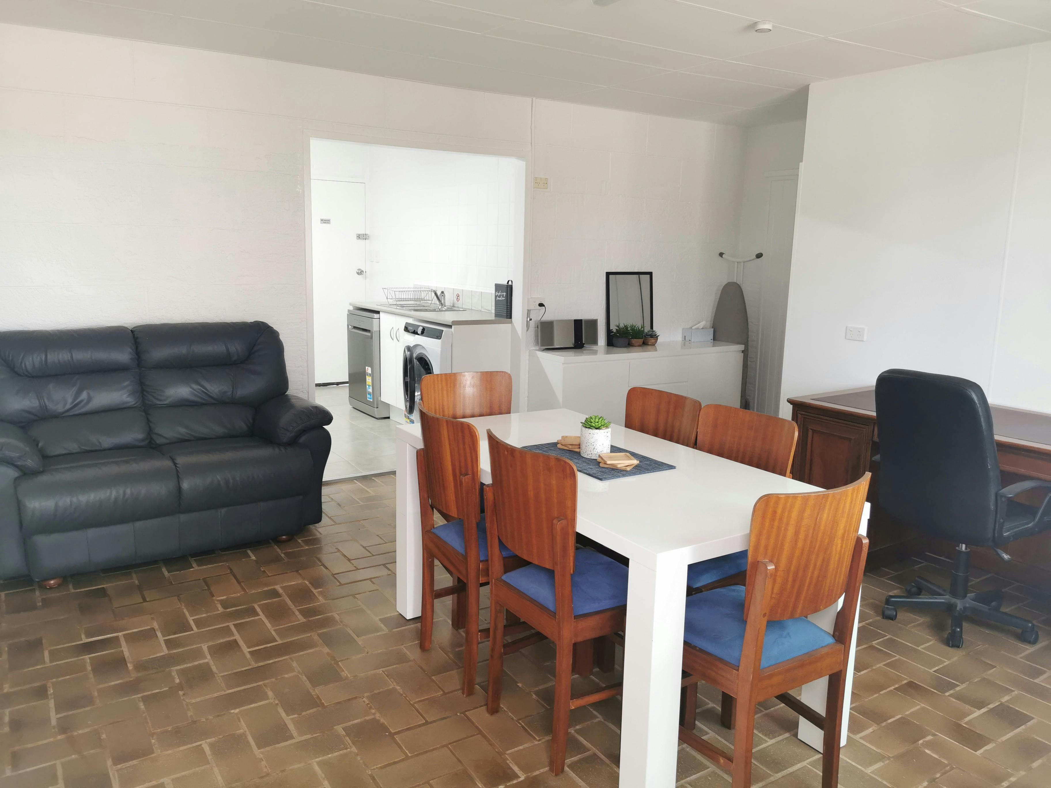 Hidden Gem White Cliffs Accommodation