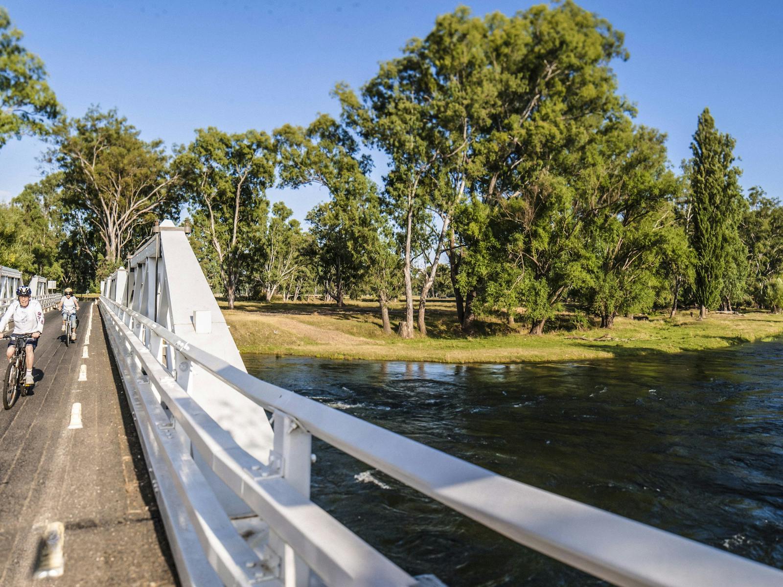 Kreuzungsbrücke in Tumut, Nationalpark Kosciuszko. Kredit, Bestimmungsort NSW
