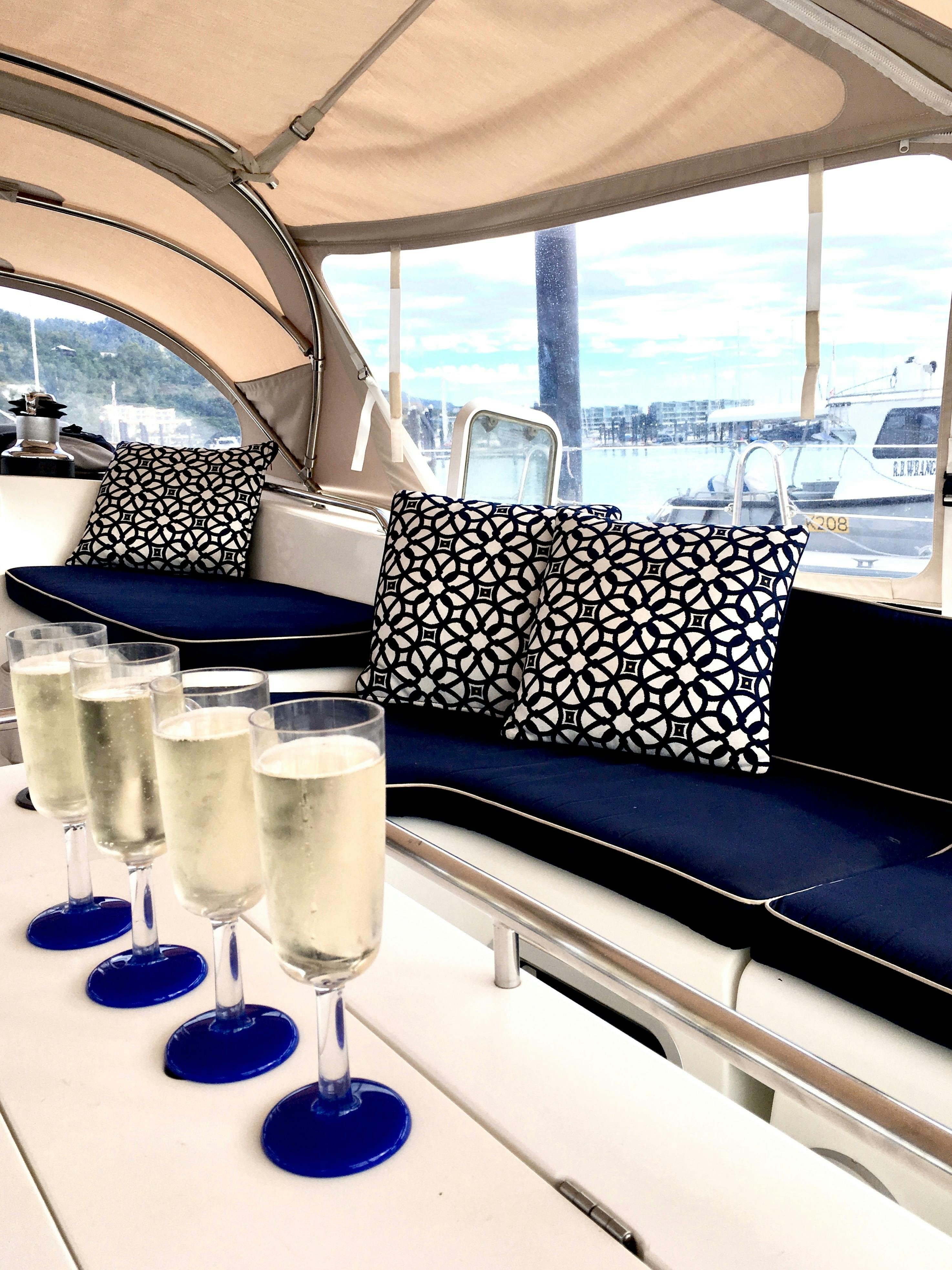 Luxury yacht charter, fully skippered yacht charter, Whitsundays sailing skippered yacht charter