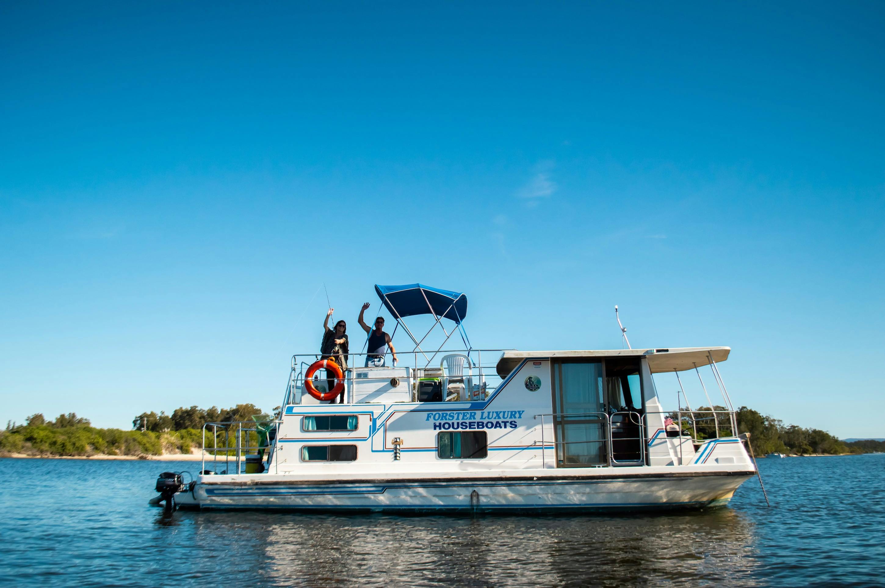 forster luxury houseboat hire