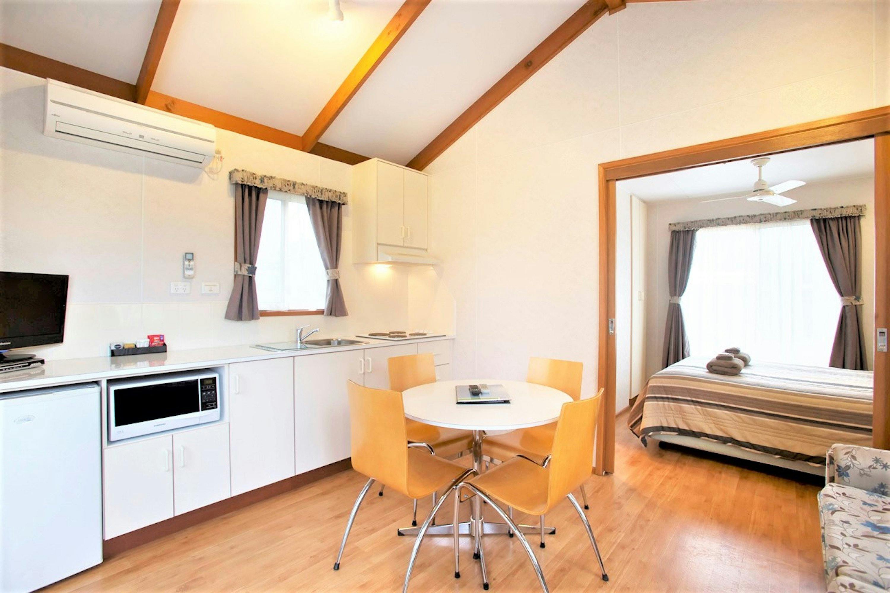 BIG4 Mornington Peninsula Deluxe Couples Cabin accommodation