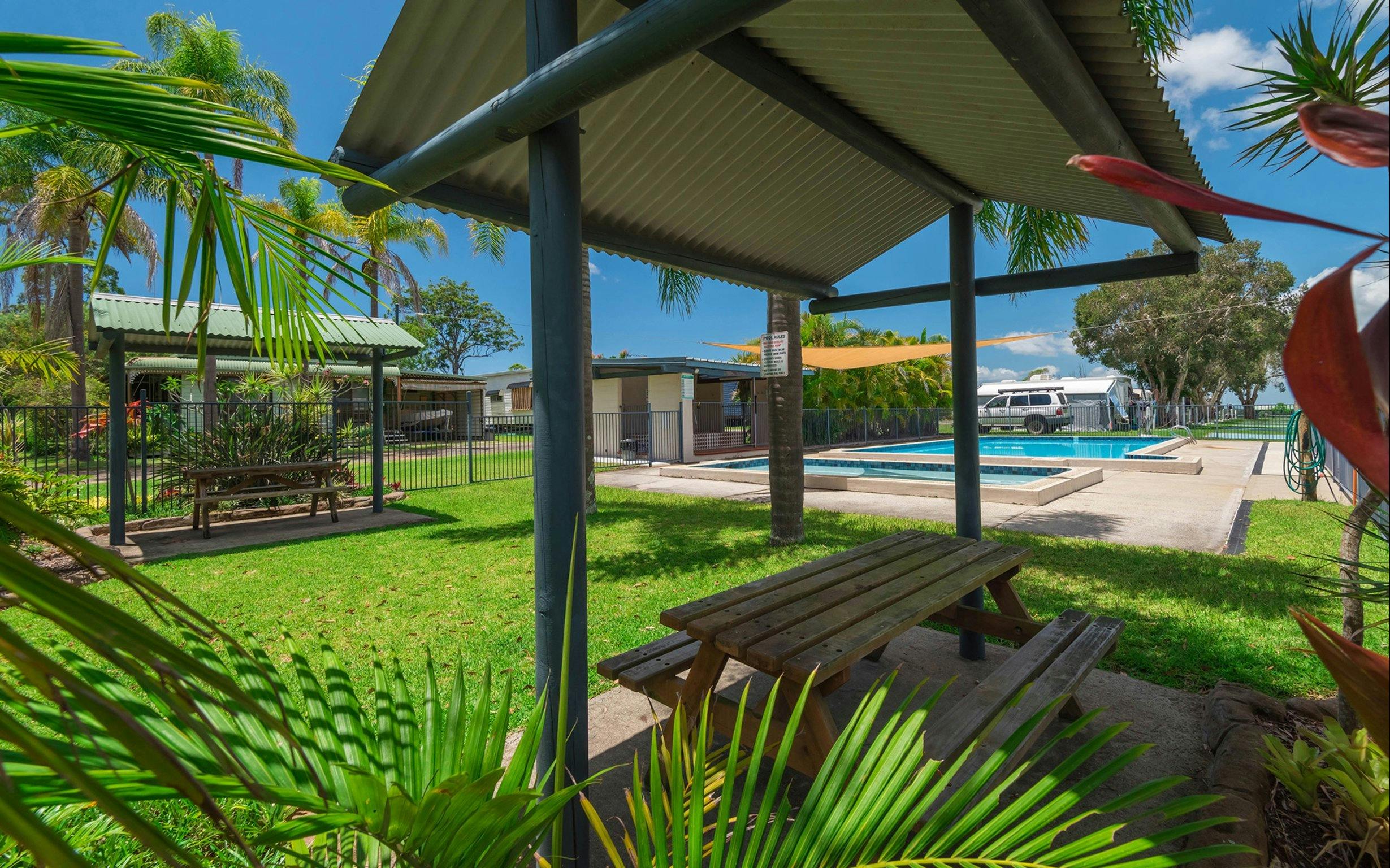 Bimbimbi Riverside Caravan Park