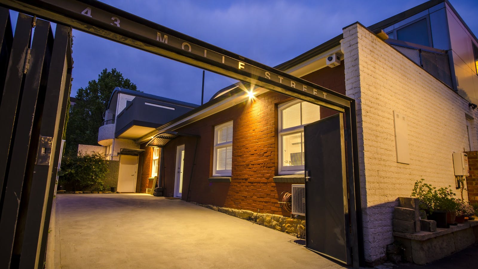 Apartment 3 and reception exterior
