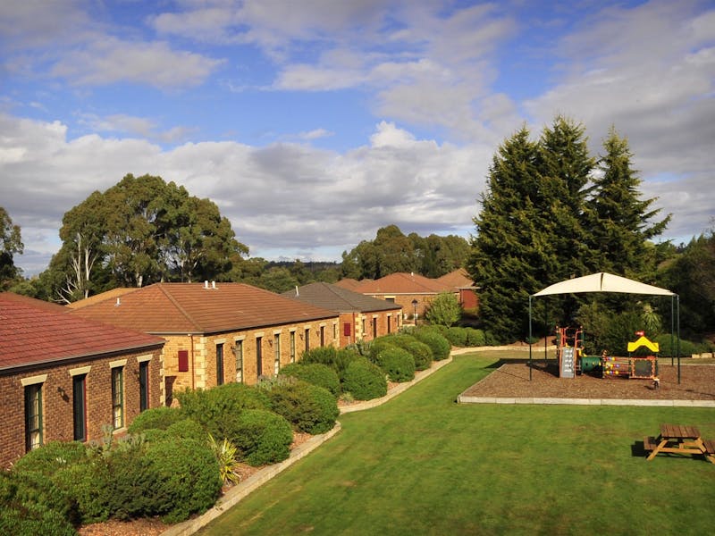 Country Club Villas - Discover Tasmania