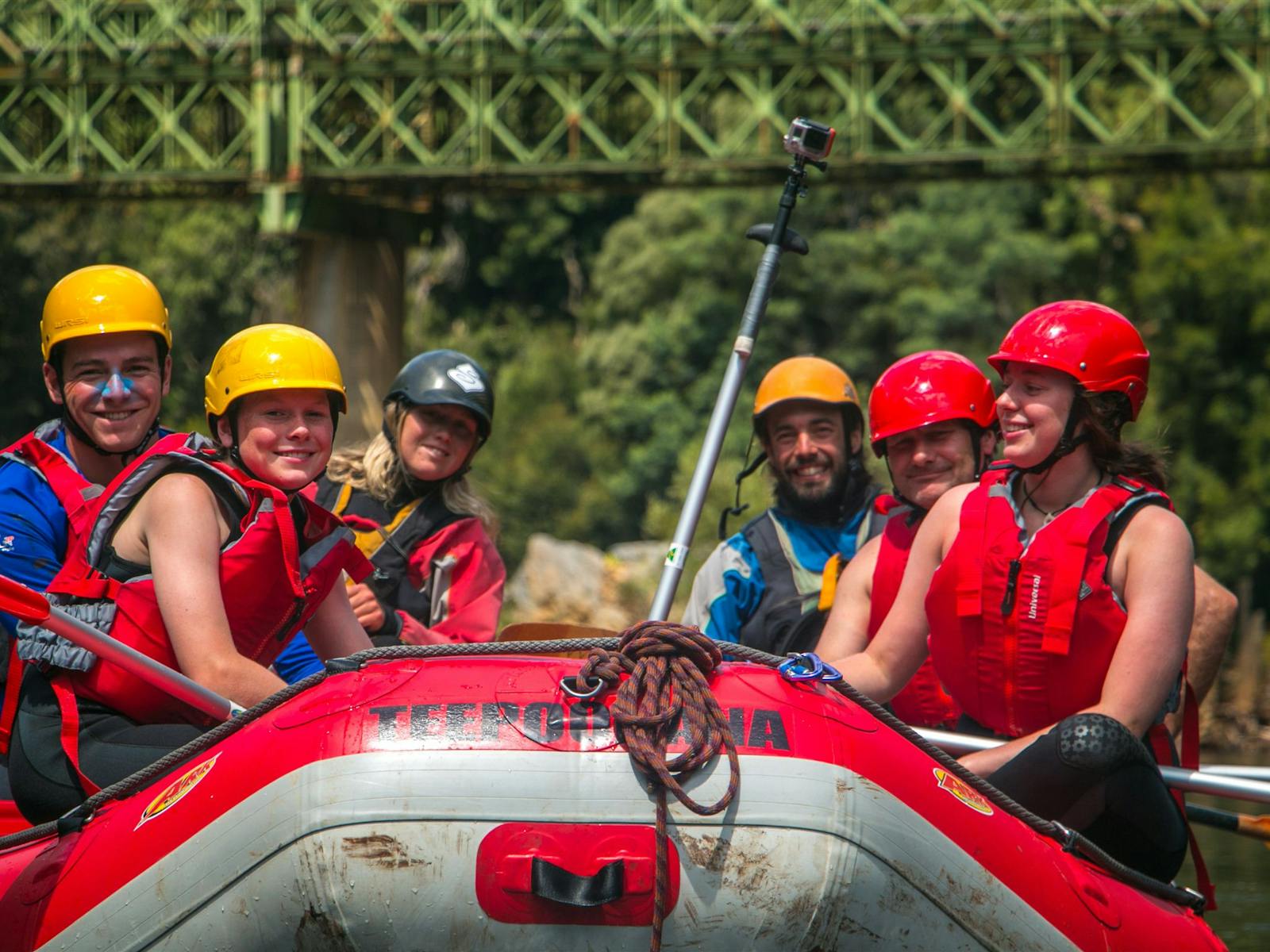 rafting queenstown strahan tasmania