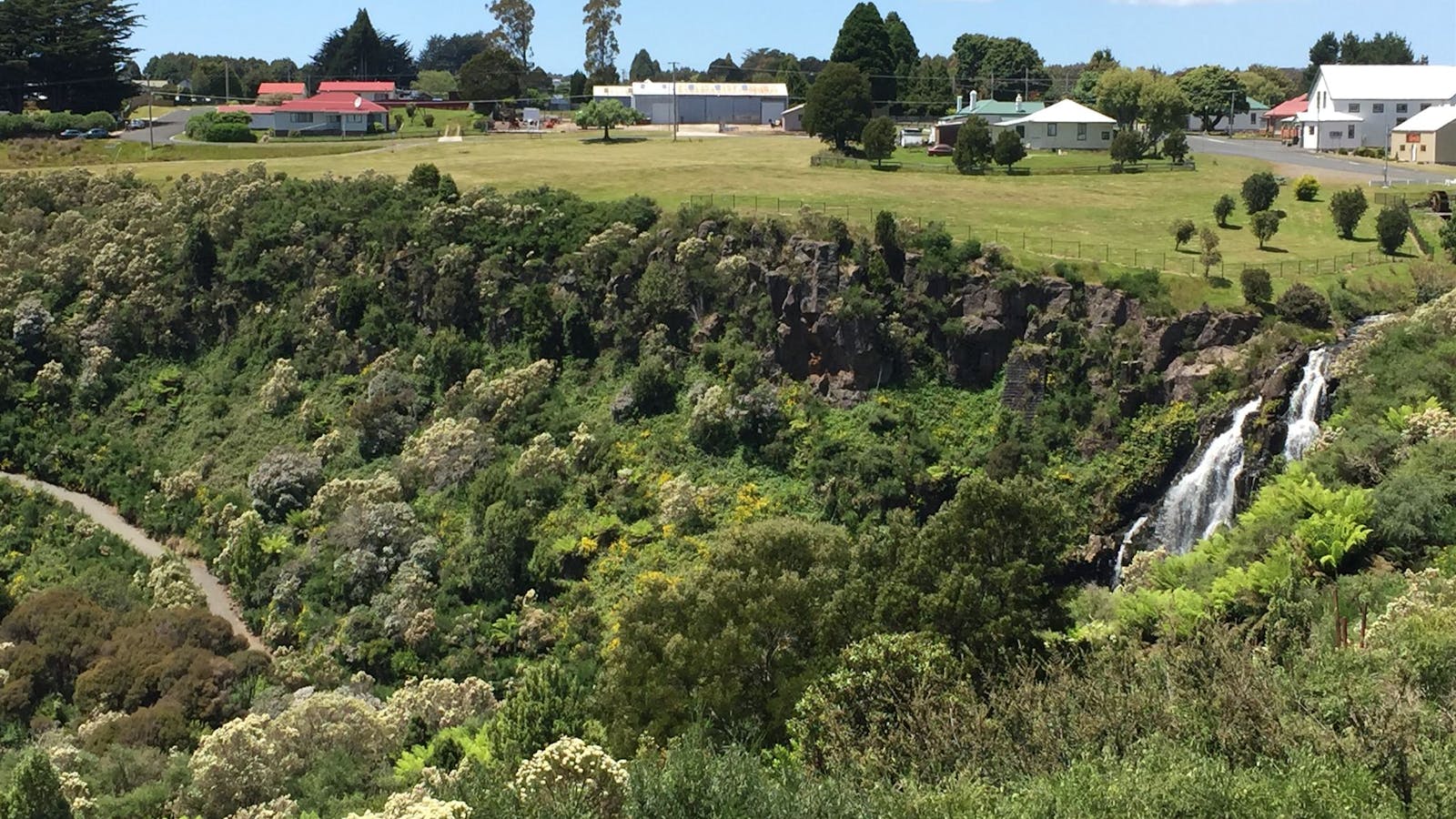 Waratah Falls