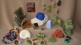 Lunaris Gemstones
