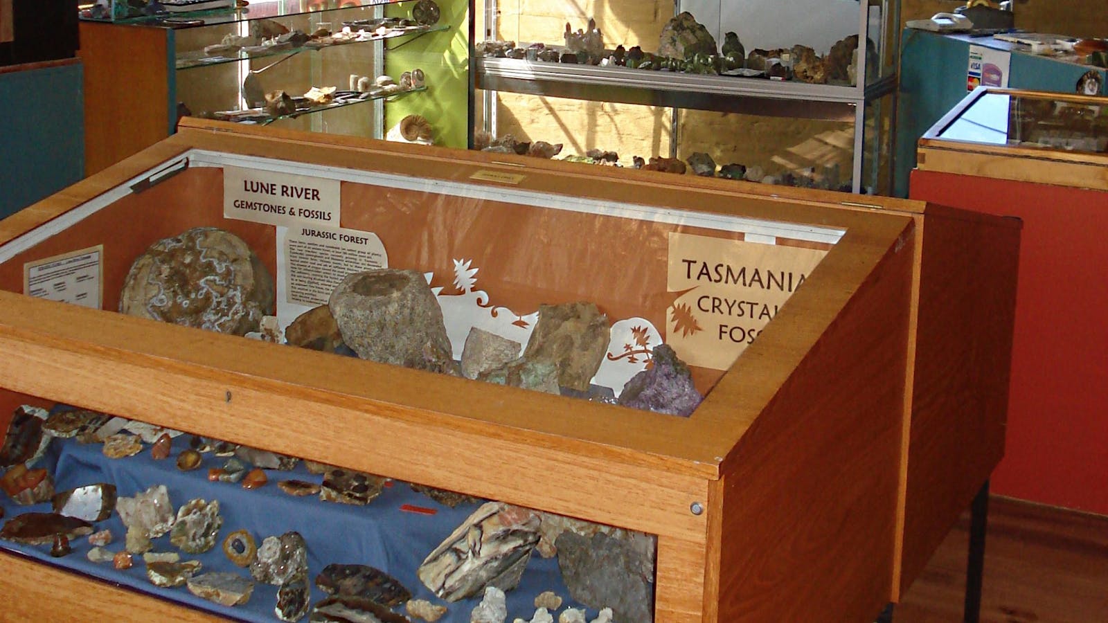 Lunaris Gemstones