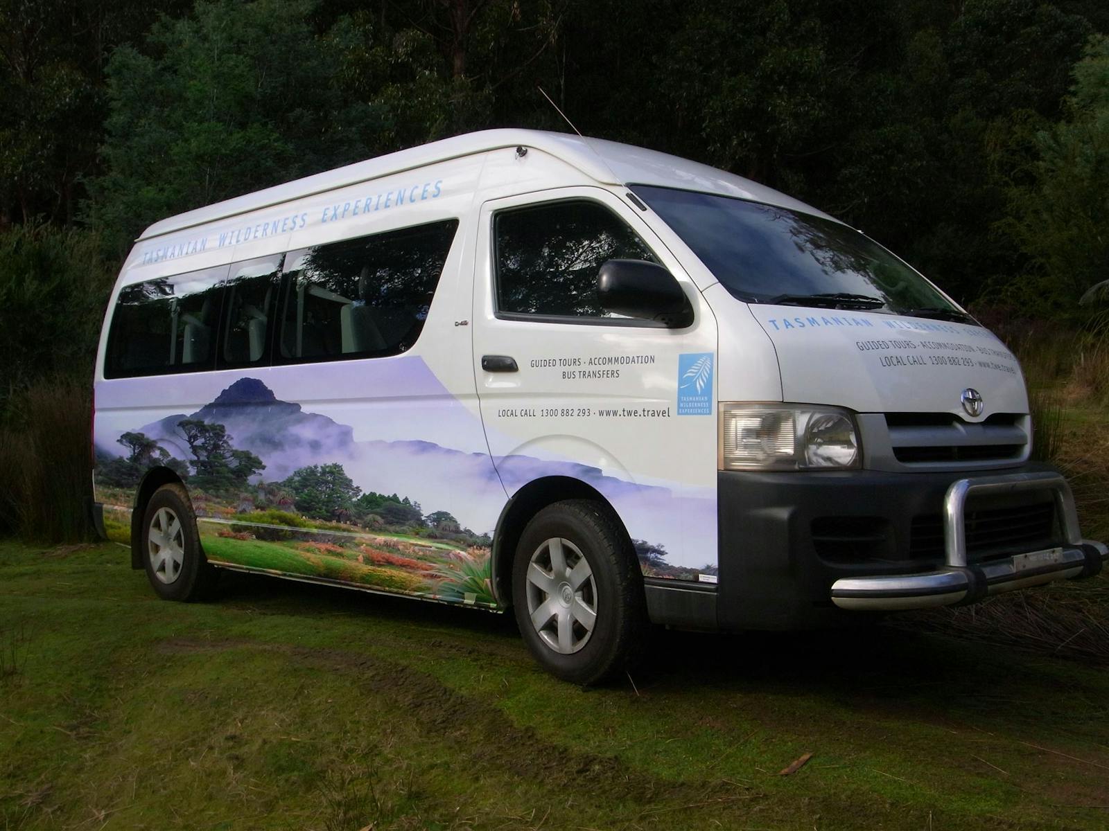 Hiace 13-passenger Bus "Mt Anne"