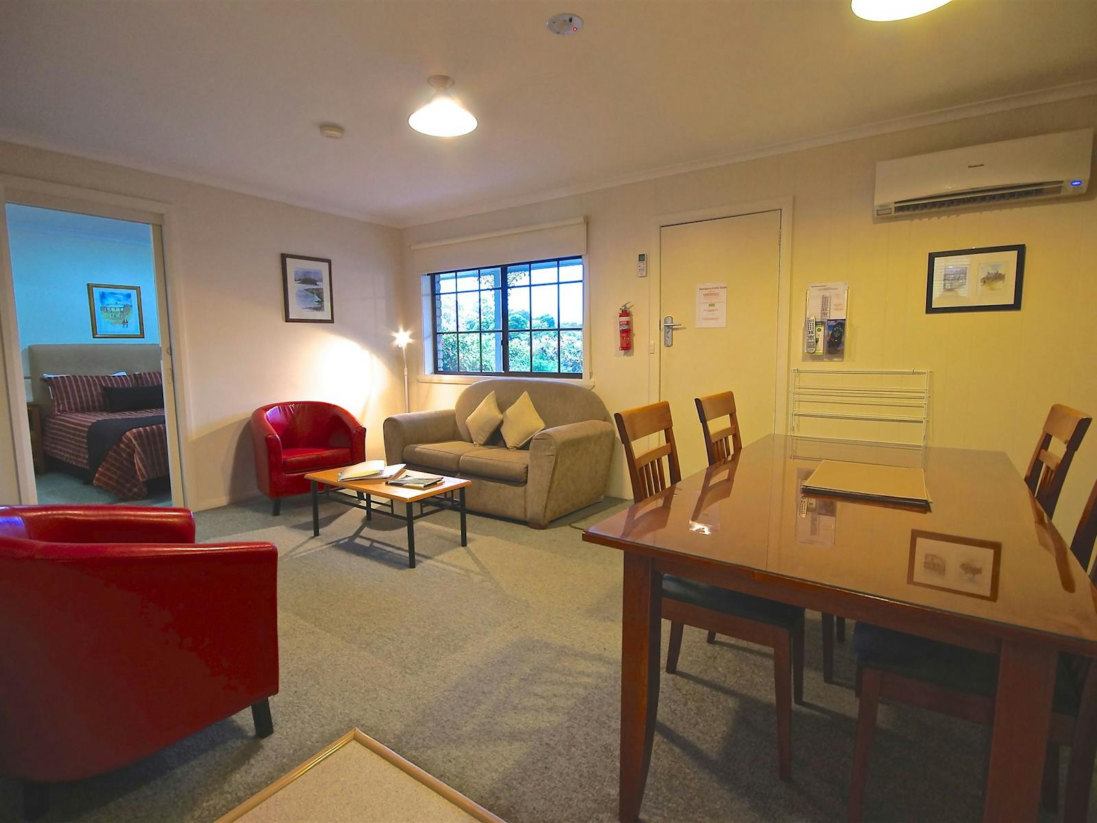 Lounge, dinning