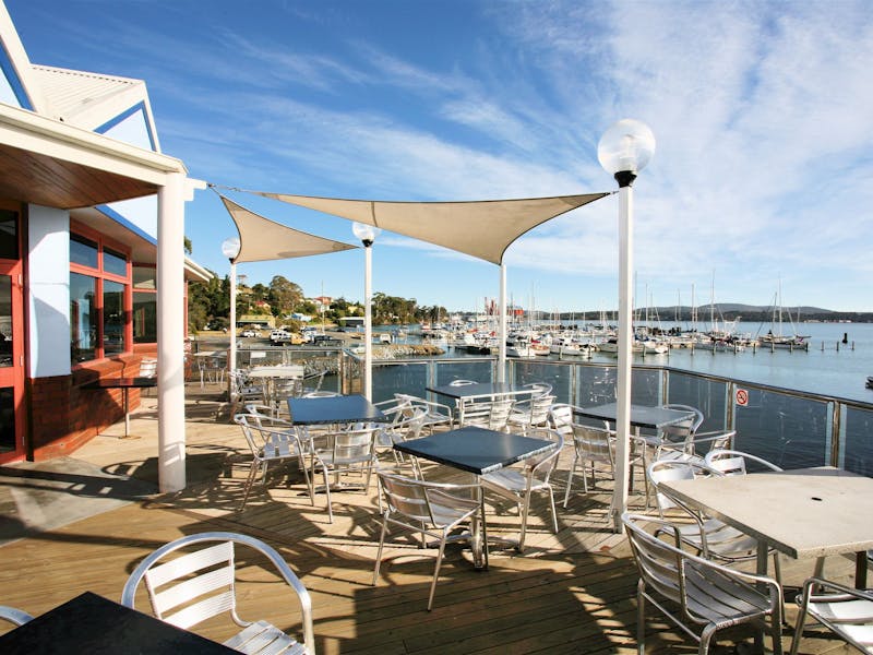 Alfresco dining