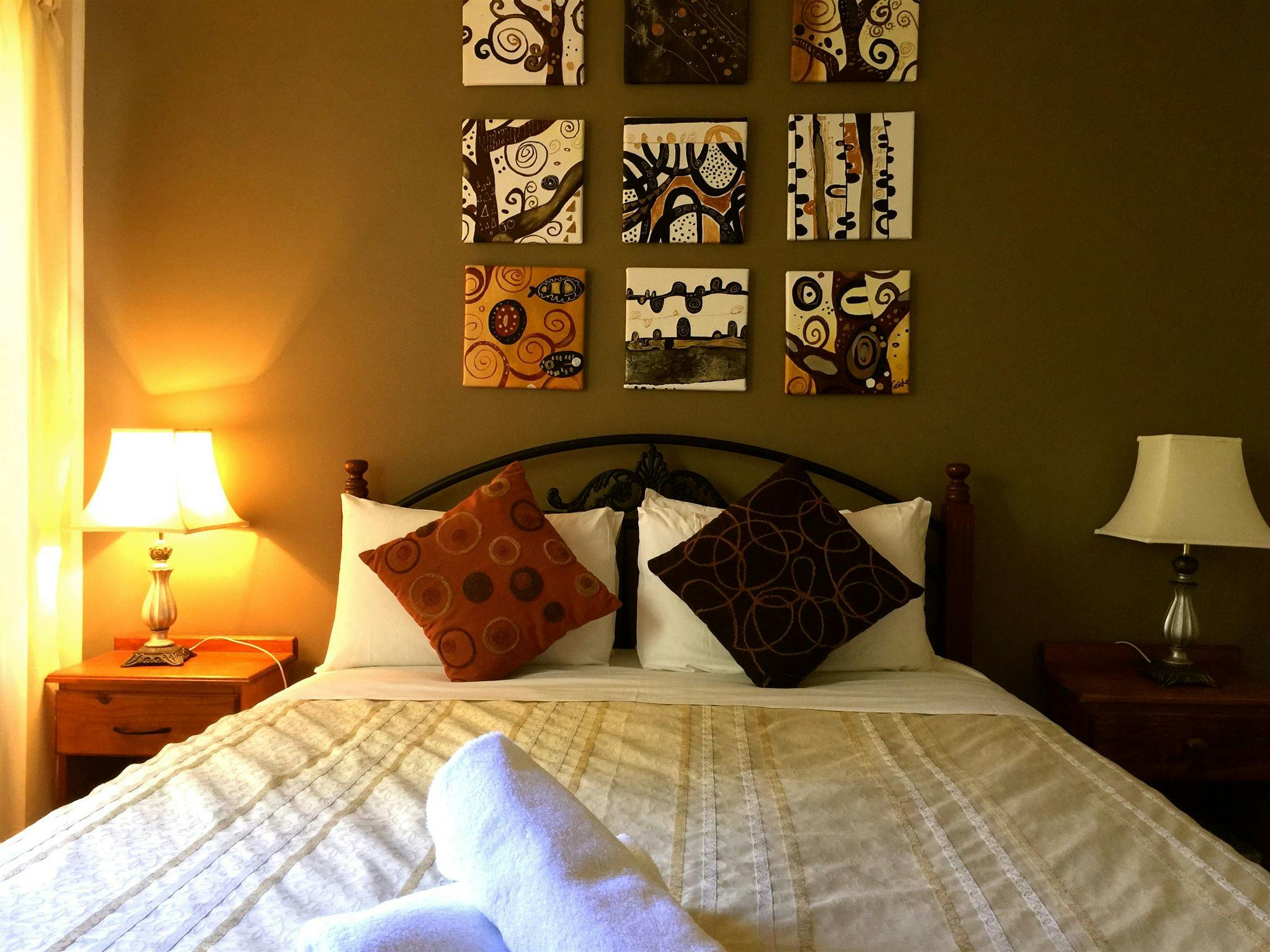 Queen bed in 3 bedroom area