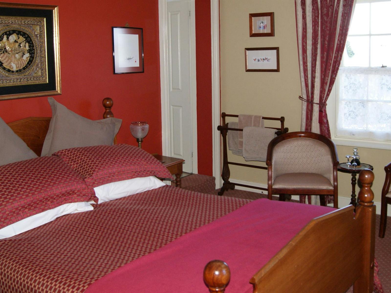 Queen room with ensuite