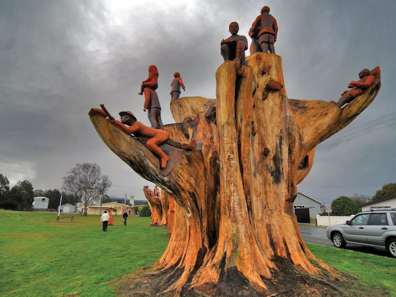 Legerwood carved memorial trees discover tasmania Legerwood carved memorial trees discover tasmania