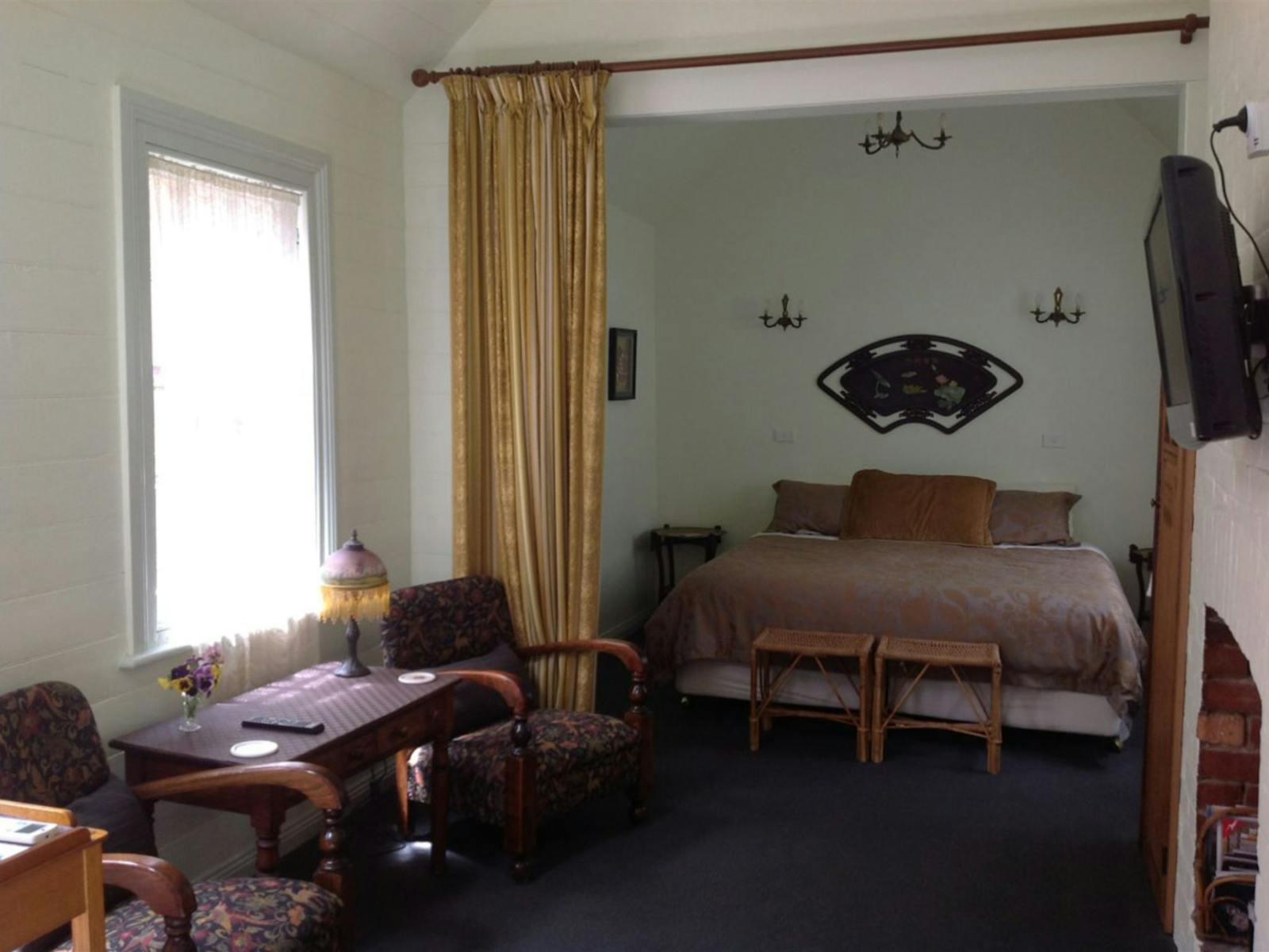 Wren cottage luxurious king bed