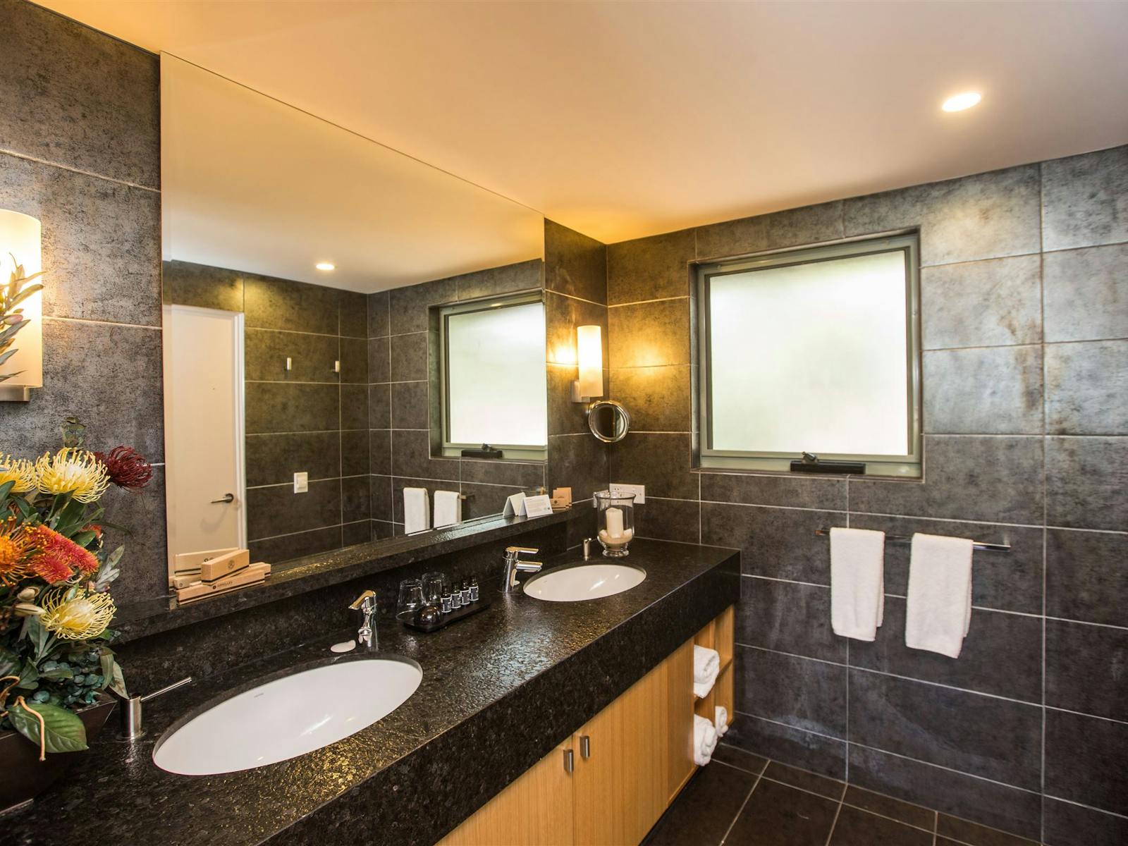 Freycinet Lodge Premier Spa Cabin Bathroom