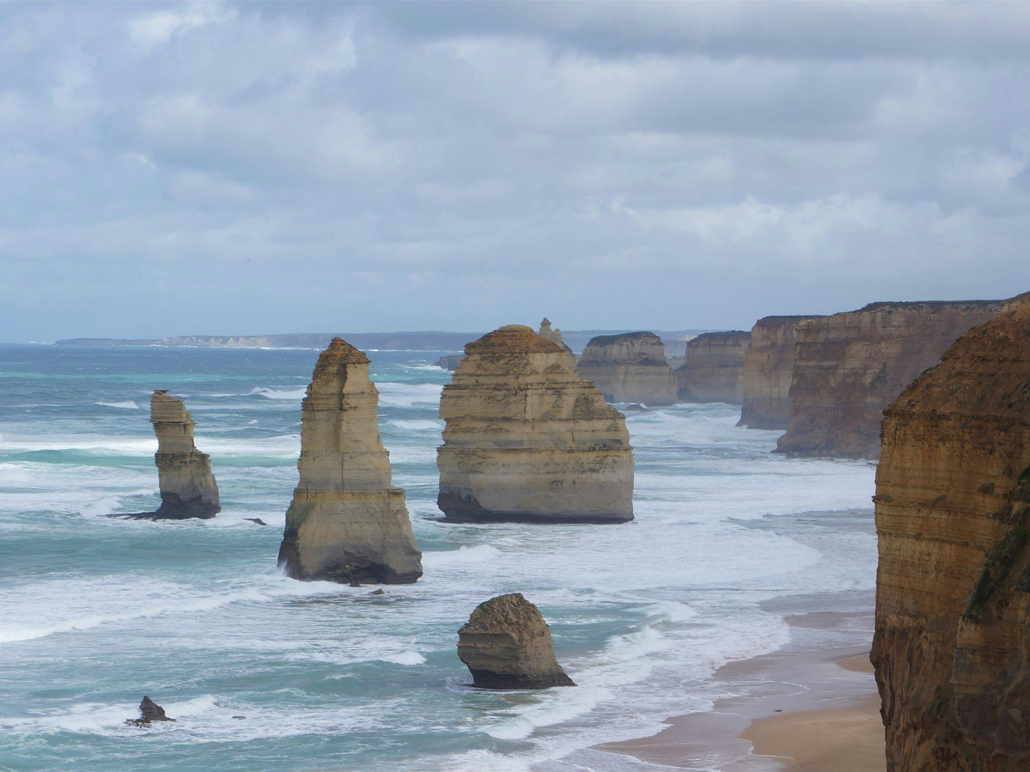 One Day Great Ocean Road Tour and 12 Apostles Tour