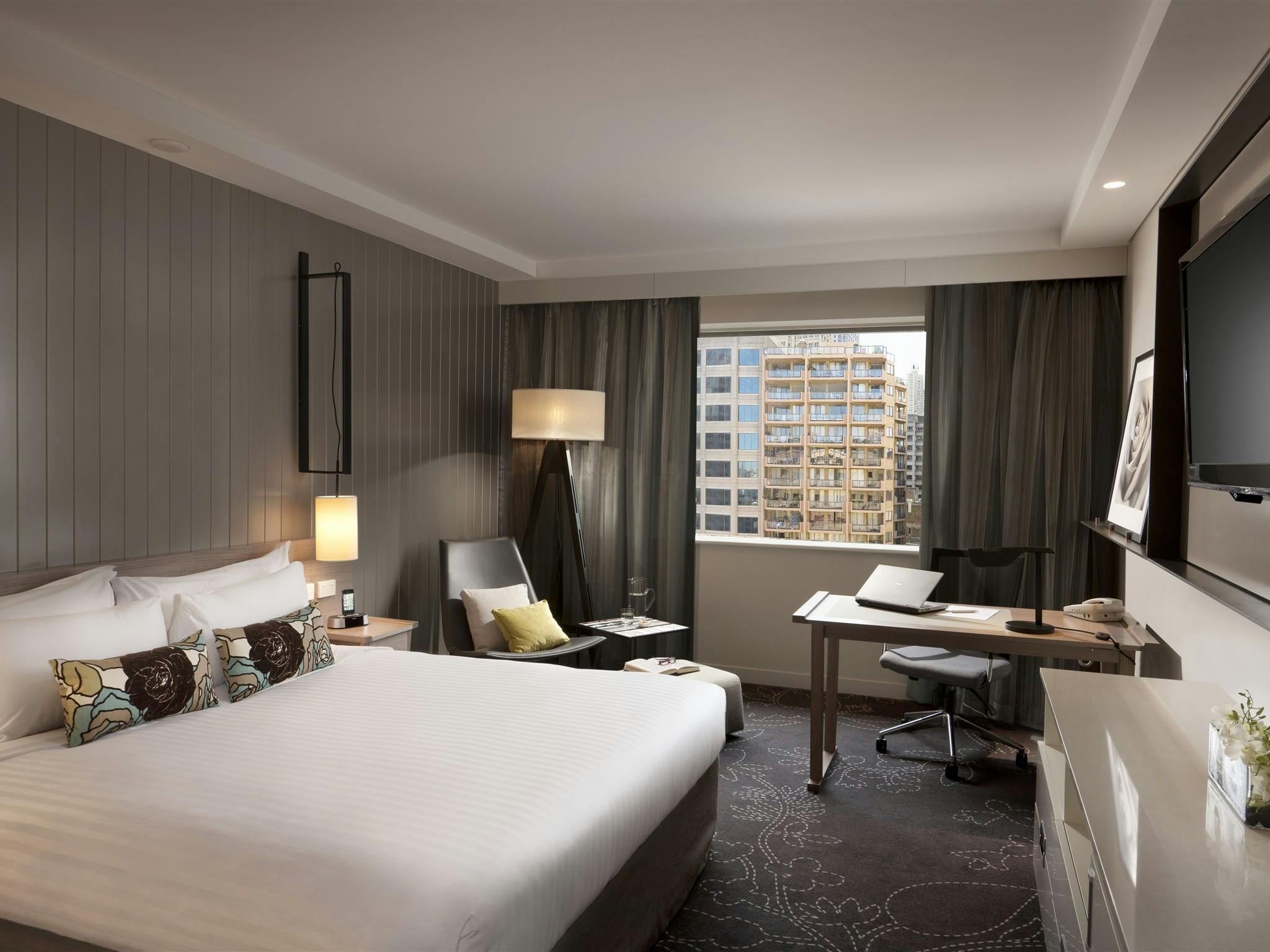 Club King Room