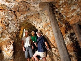 Sapphire mining Sapphire mining