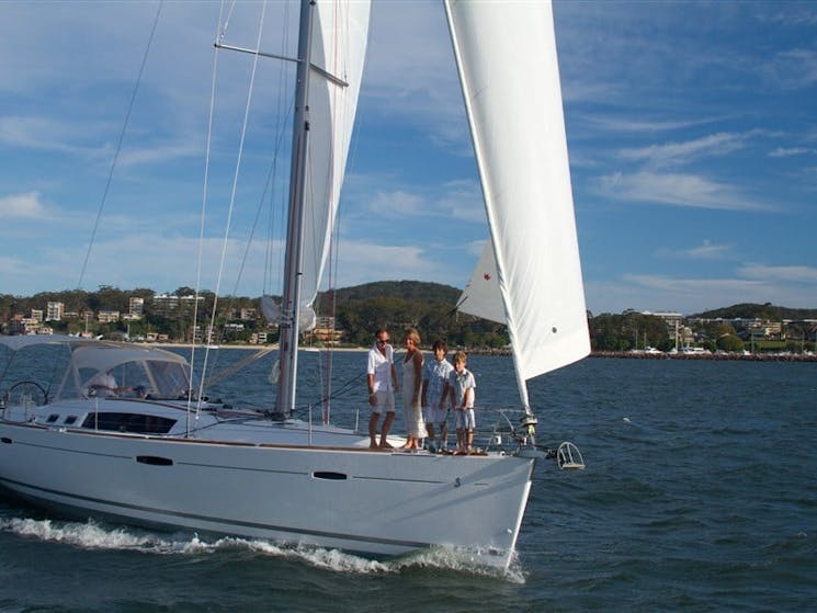 Learn to sail in Port Stephens