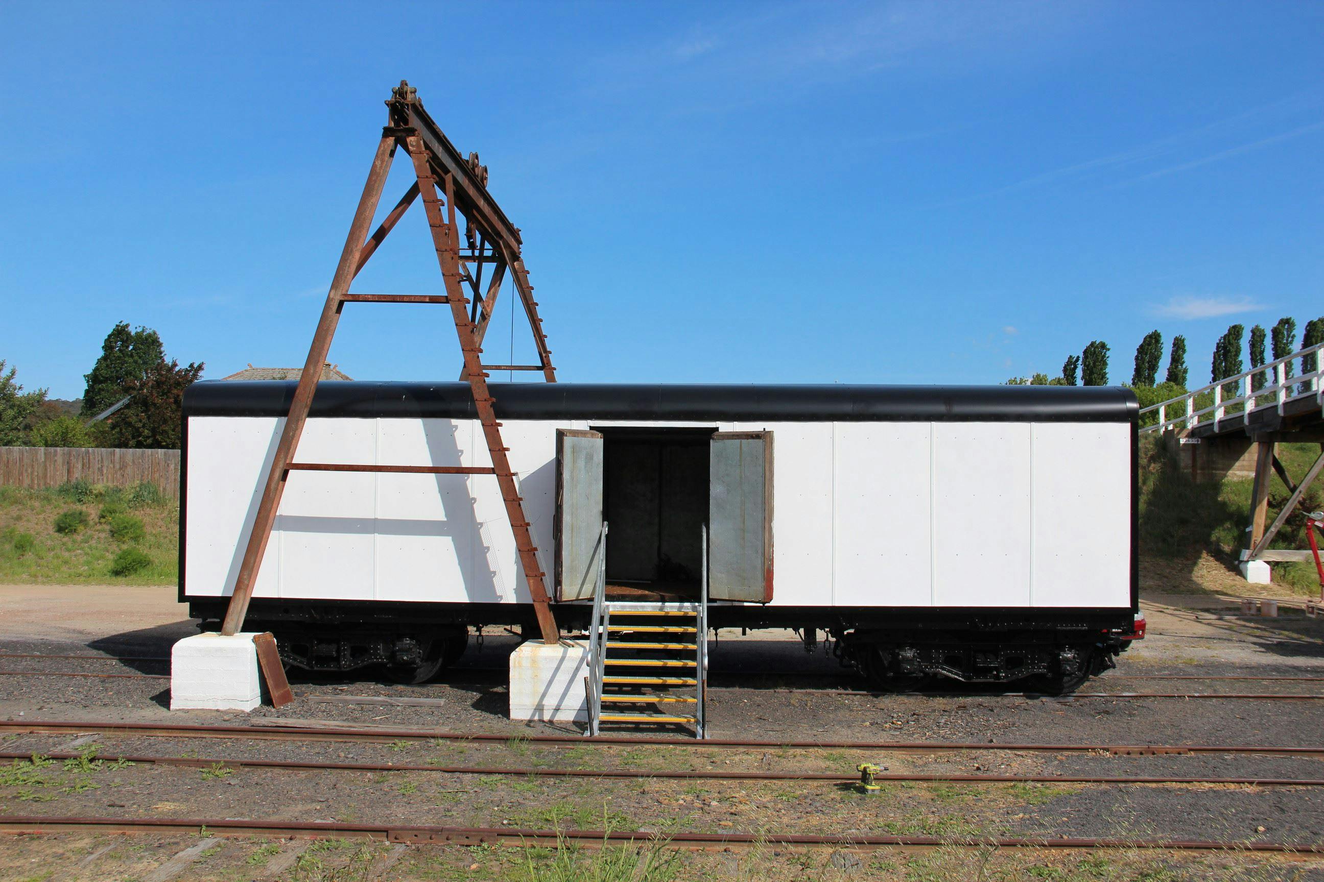 Ice was used in the roof compartment to keep meat cool whilst in transit.