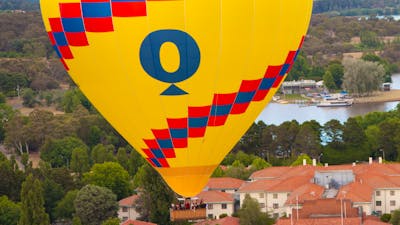 Balloon flying over the Hyatt Hotel Canberra