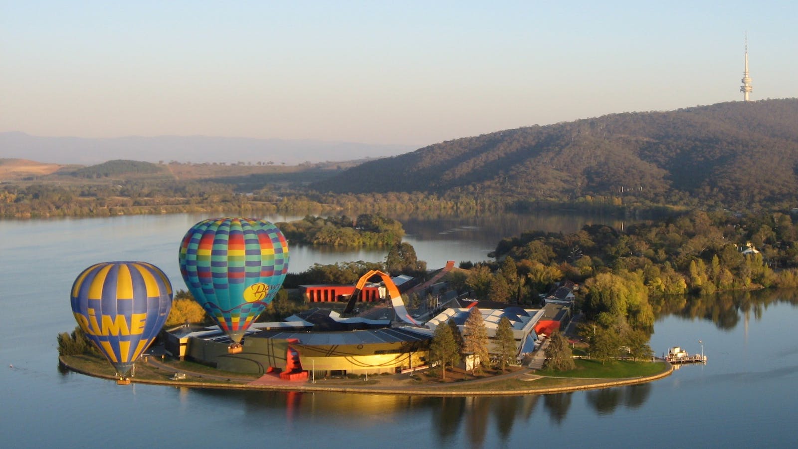Dawn Drifters - Canberra Balloon Flights