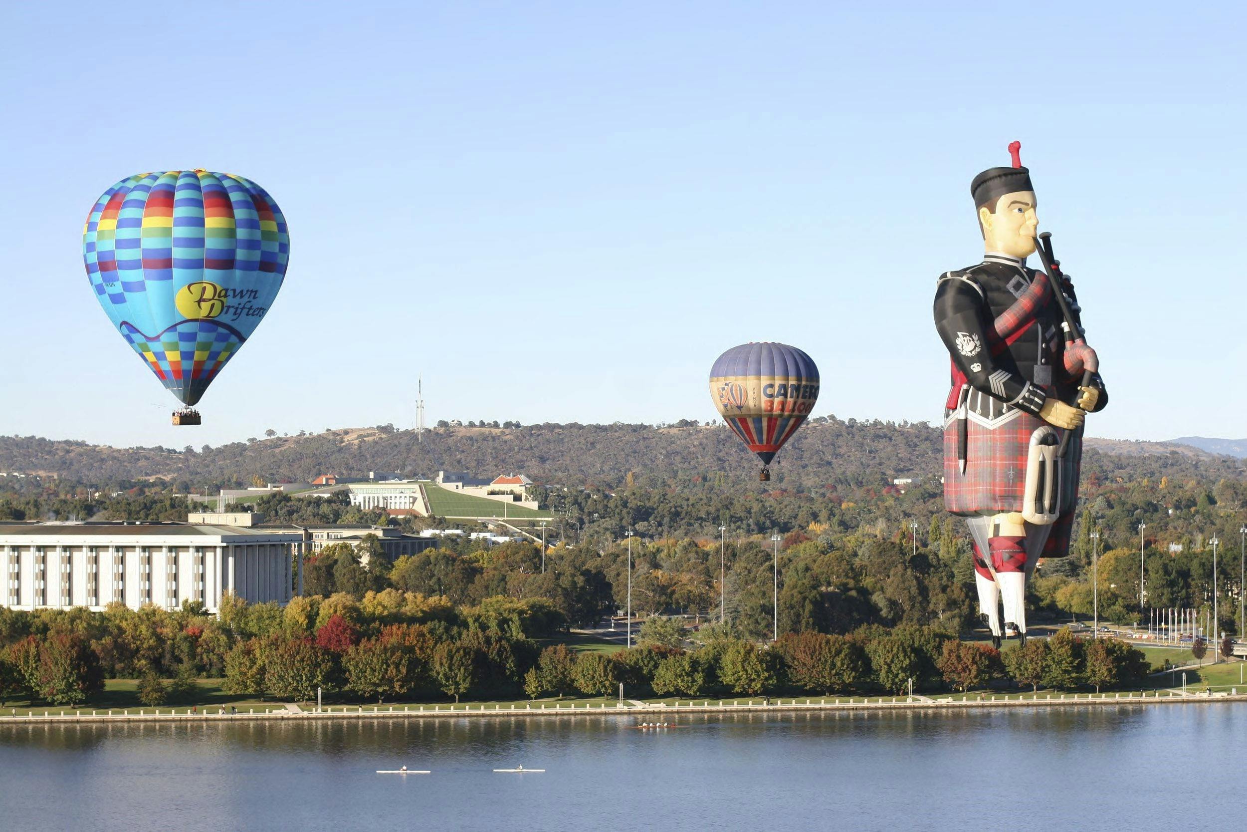 Hot air balloon flight during Balloon Spectacular