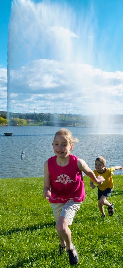 Captain Cook Memorial Jet from Regatta Point