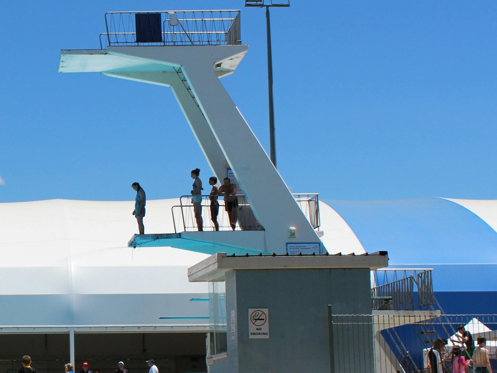 Diving tower