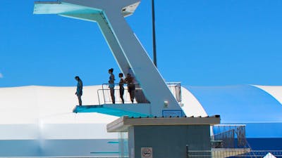 Diving tower