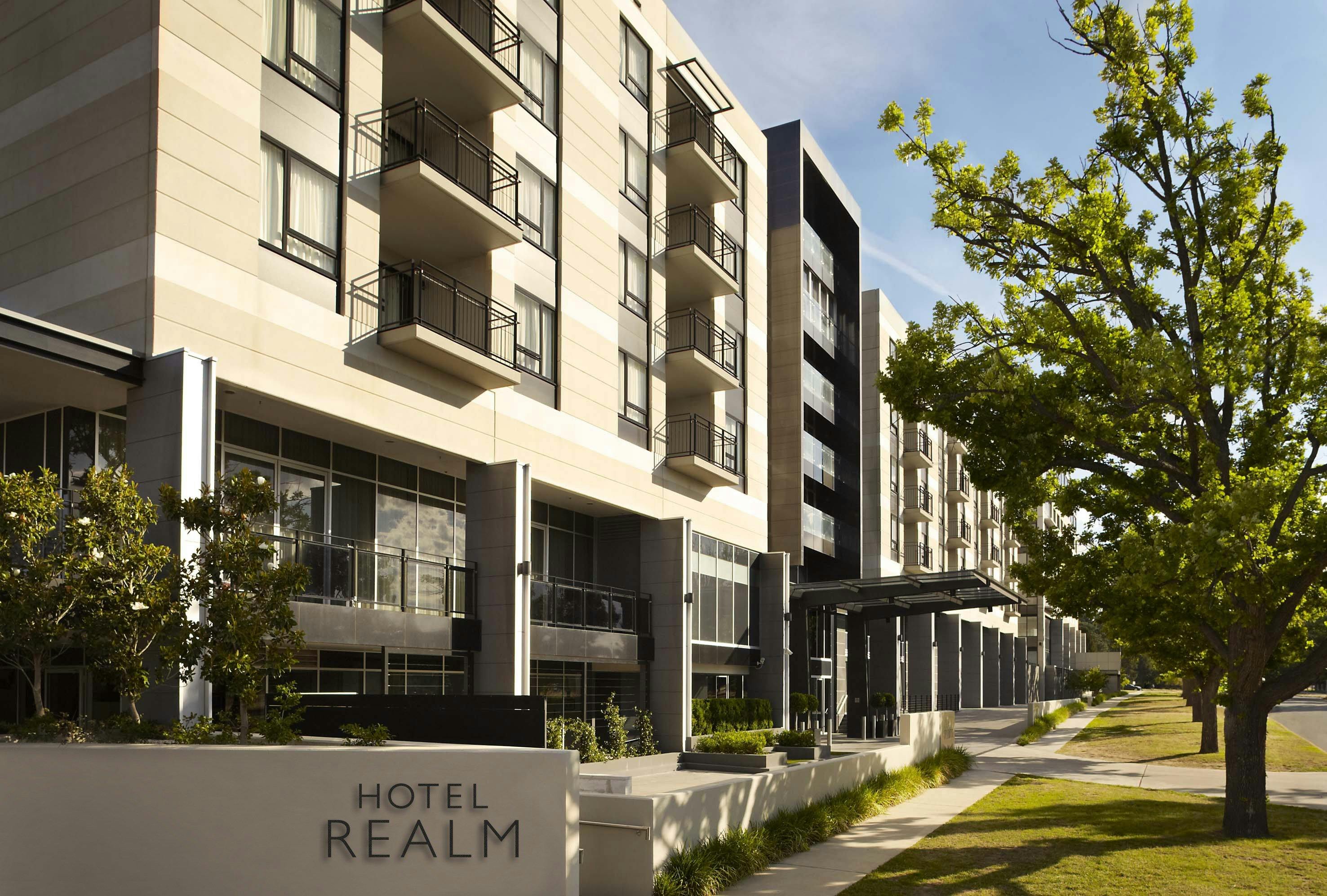 Hotel Realm exterior 