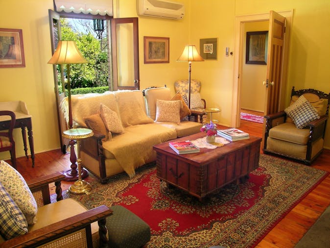 Buxton Manor Garden and Loft Apartment