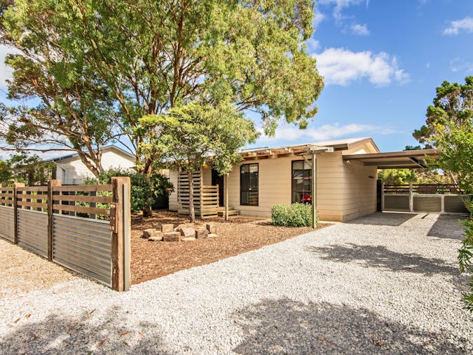 Century 21 SouthCoast: Sea Devine