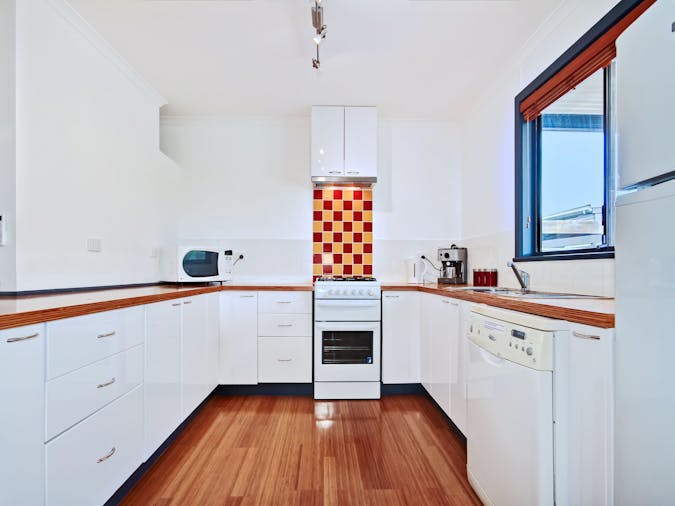 Century 21 SouthCoast: Sea Devine