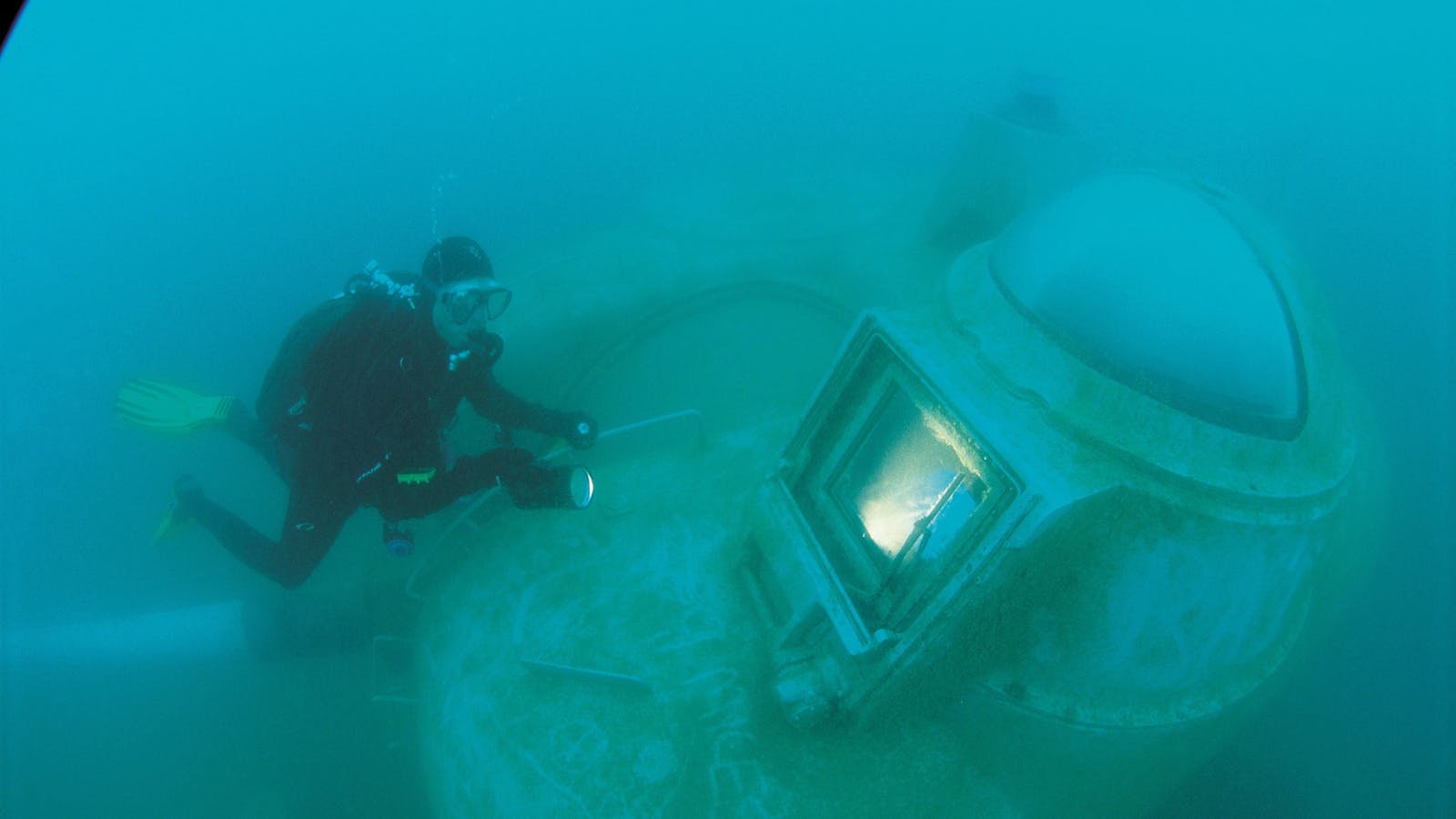 ex HMAS Hobart Dive Site