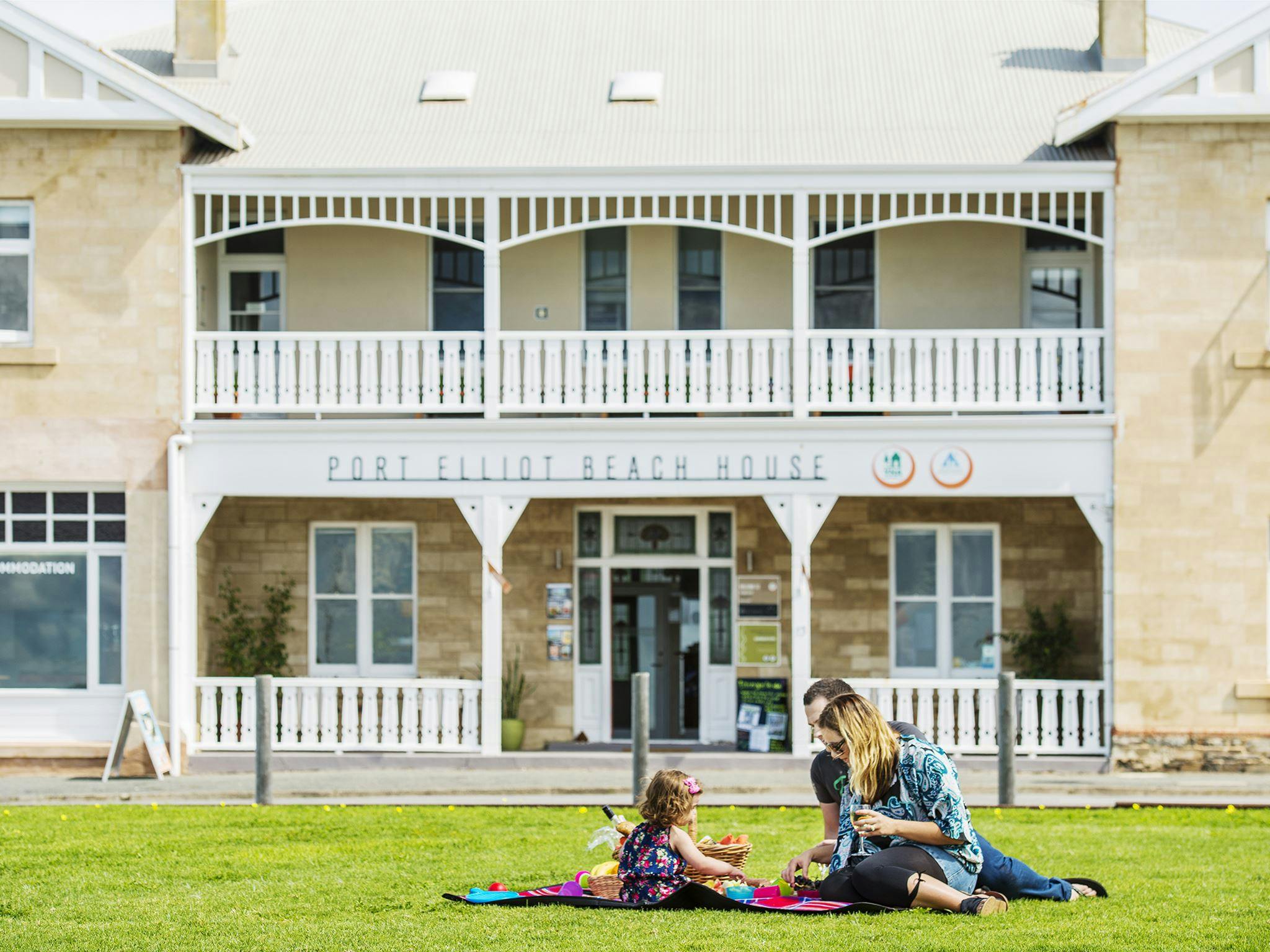 Port Elliot Beach House YHA_Front