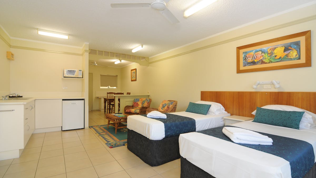Hibiscus Suite - Twin Share 