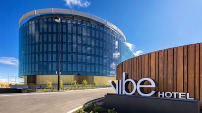 Vibe Hotel Canberra Airport exterior