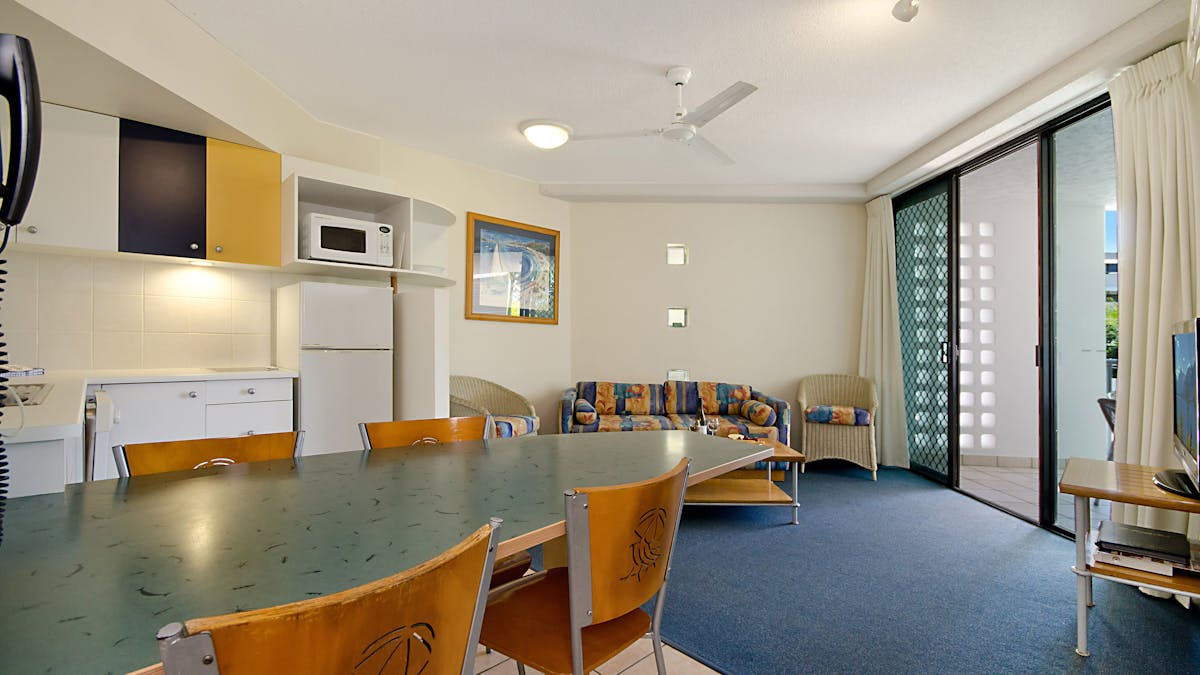 King Style Value One Bedroom Unitining/lounge