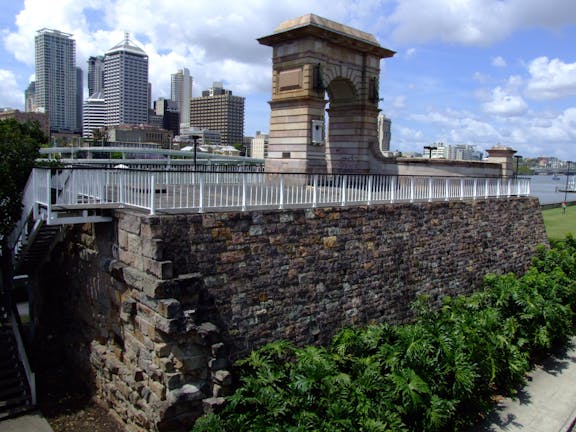 Former Victoria Bridge Abutment (Memorial)