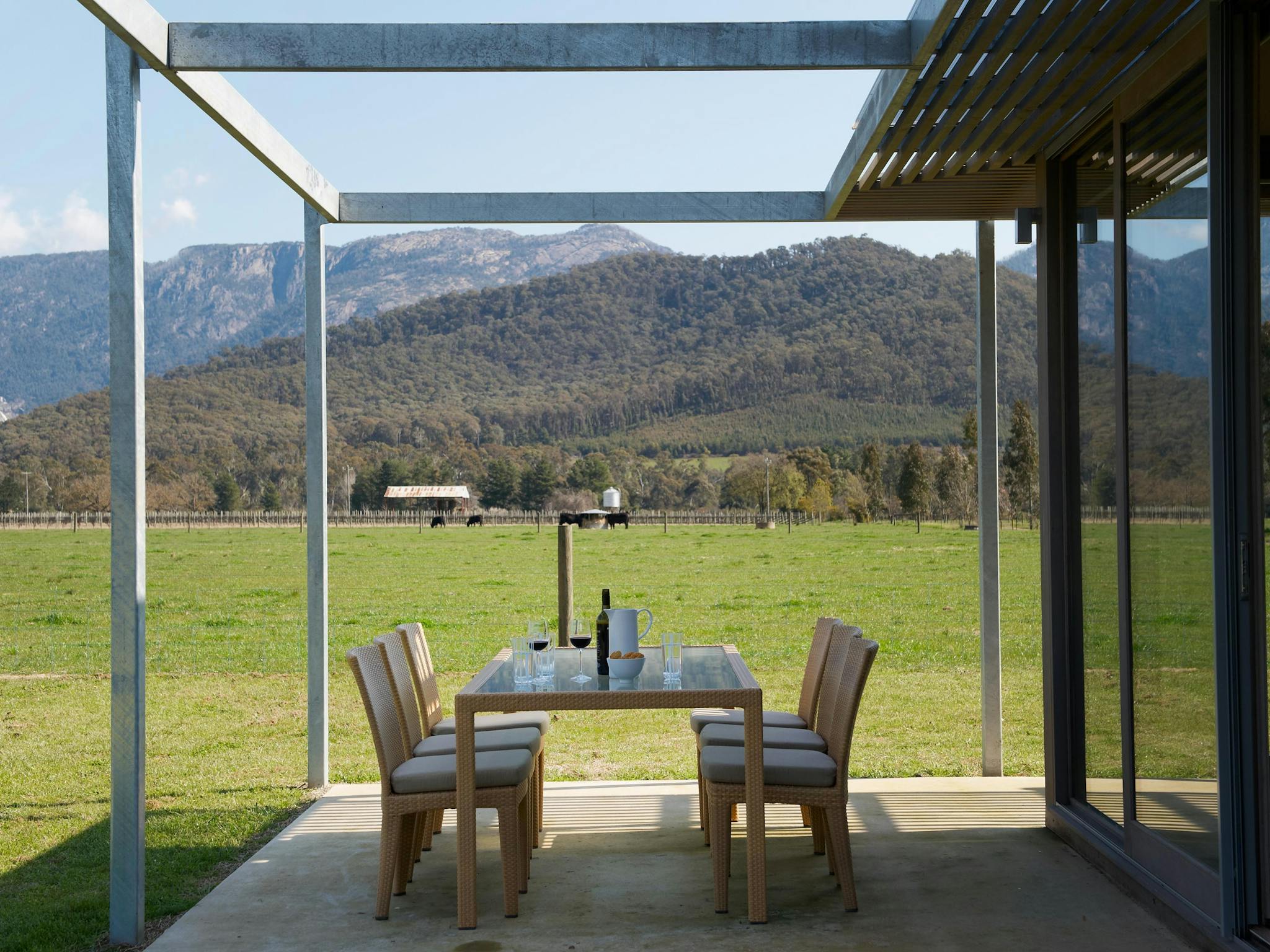 Chinamens outdoor dining