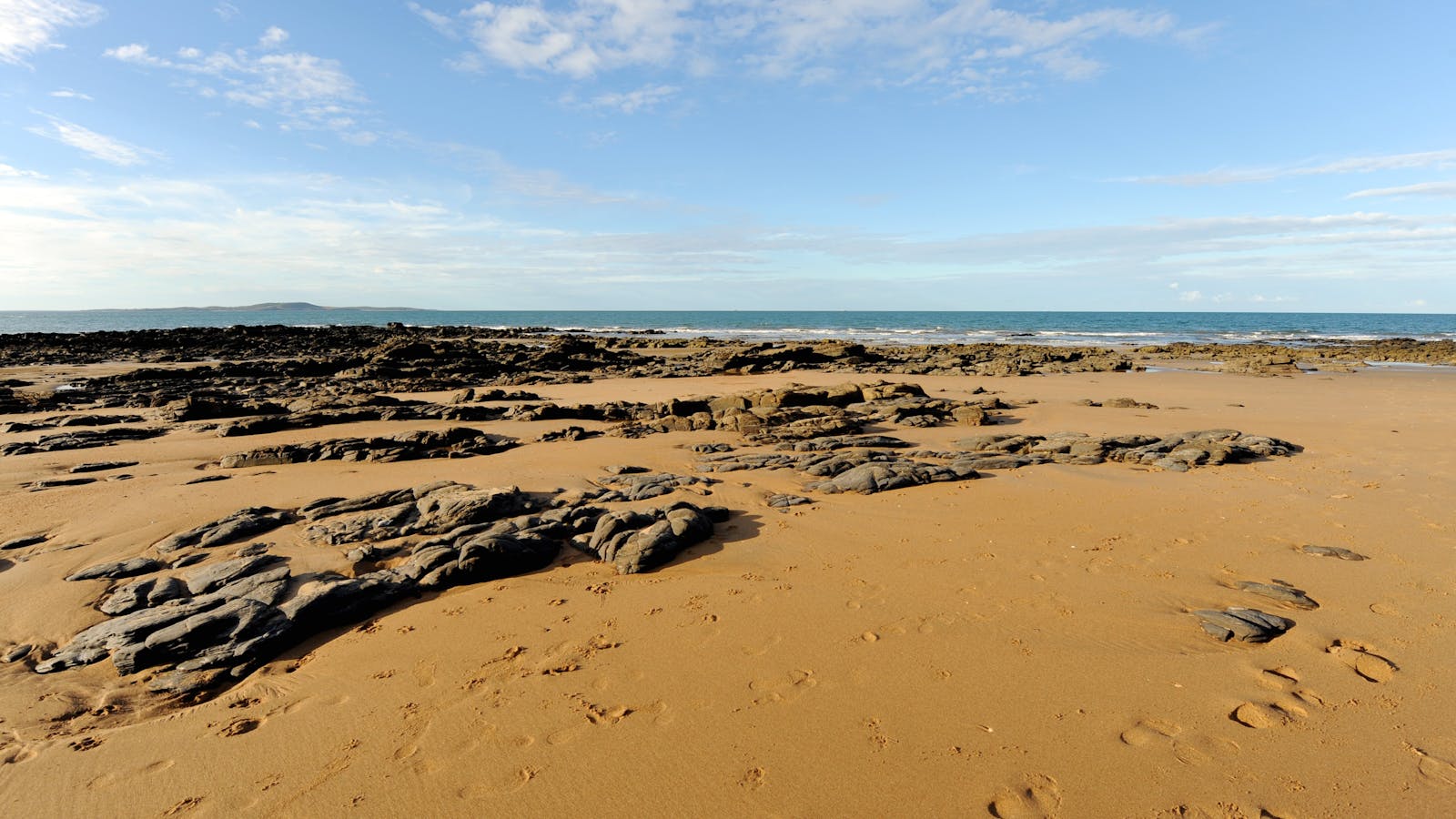 Canoe Point Beach and Parklands