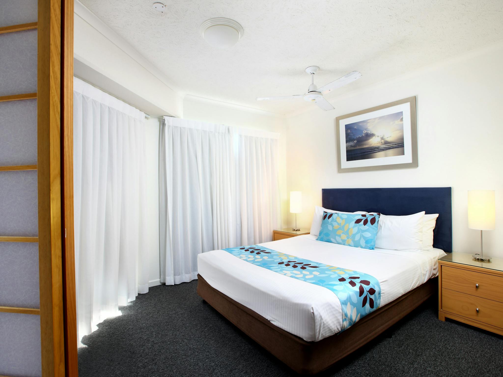 Spacious, relaxing, modern bedroom 
