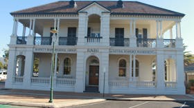 Old National Australia Bank Bundaberg, Commercial Banking Company of Sydney