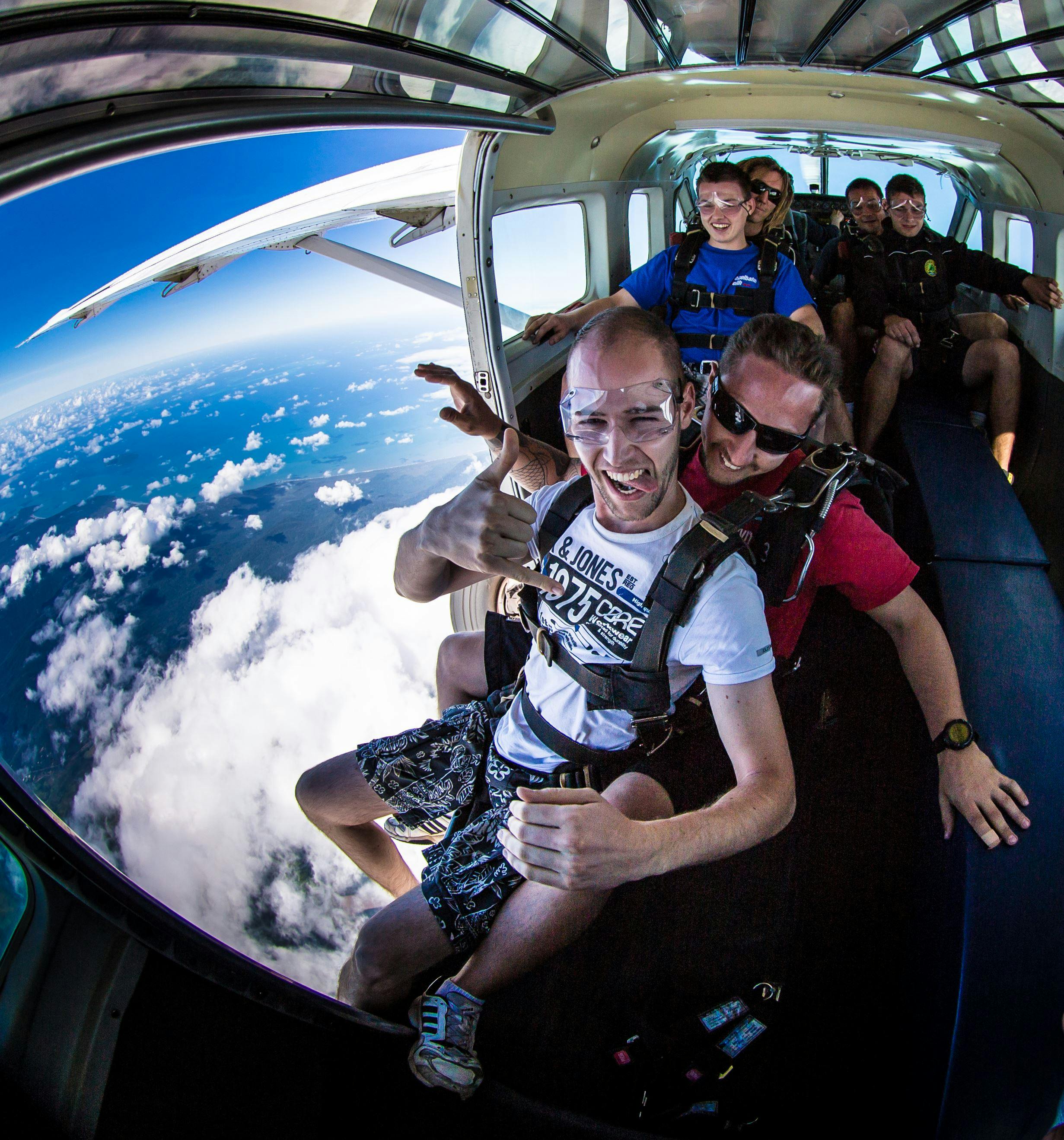 Skydive Cairns up to 15000 Feet Tandem Skydive