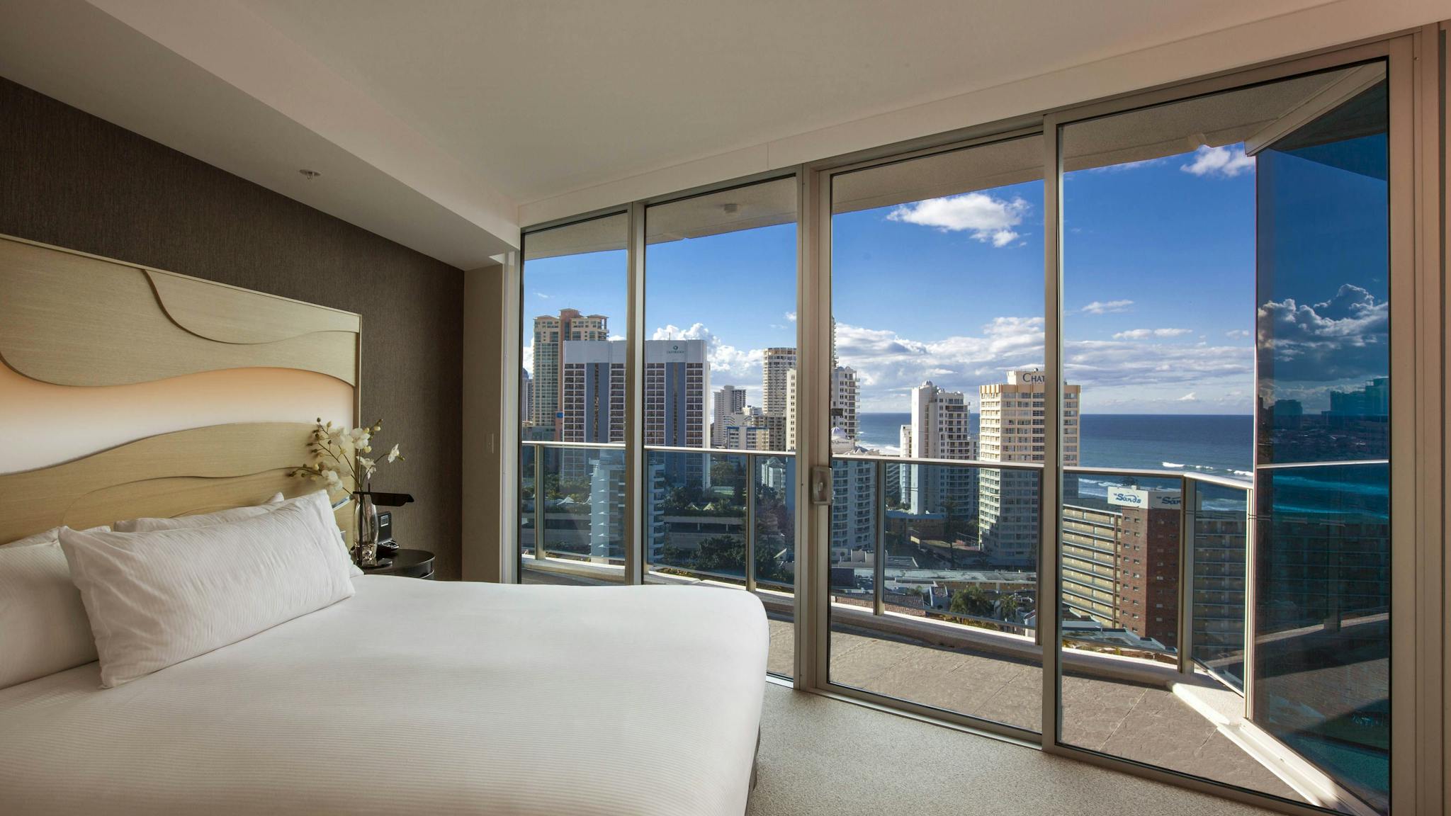 Hilton Surfers Paradise King Relaxation Suite Hilton Surfers Paradise King Relaxation Suite